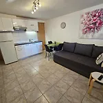 아파트 With Parking Space - 22626