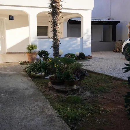 Appartamento With Parking Space - 22626 Vir