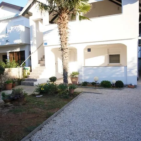 Appartamento With Parking Space - 22626 Vir