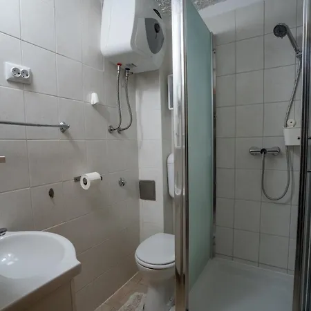 Apartman With Parking Space - 22626 Vir