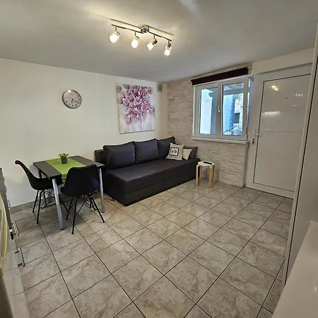Apartman With Parking Space - 22626 Vir