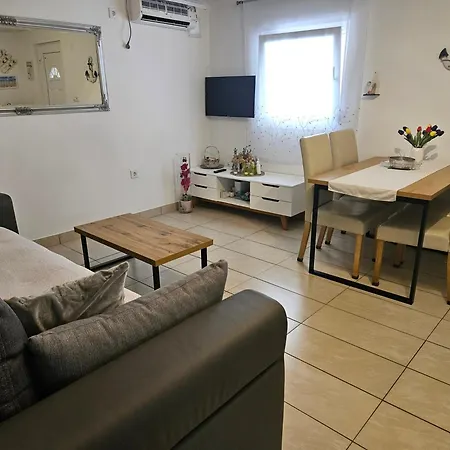 With Parking Space - 22626 Appartamento