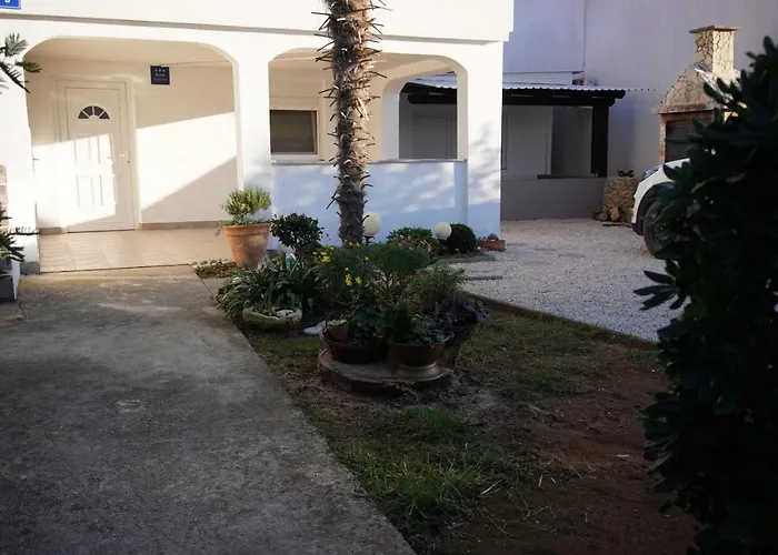 Appartamento With Parking Space - 22626 Vir
